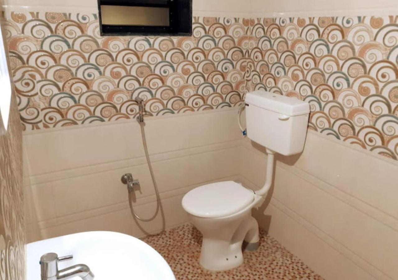 Bapat Niwas Home Stay Ganpatipule Ngoại thất bức ảnh