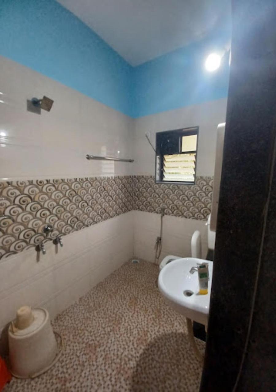 Bapat Niwas Home Stay Ganpatipule Ngoại thất bức ảnh