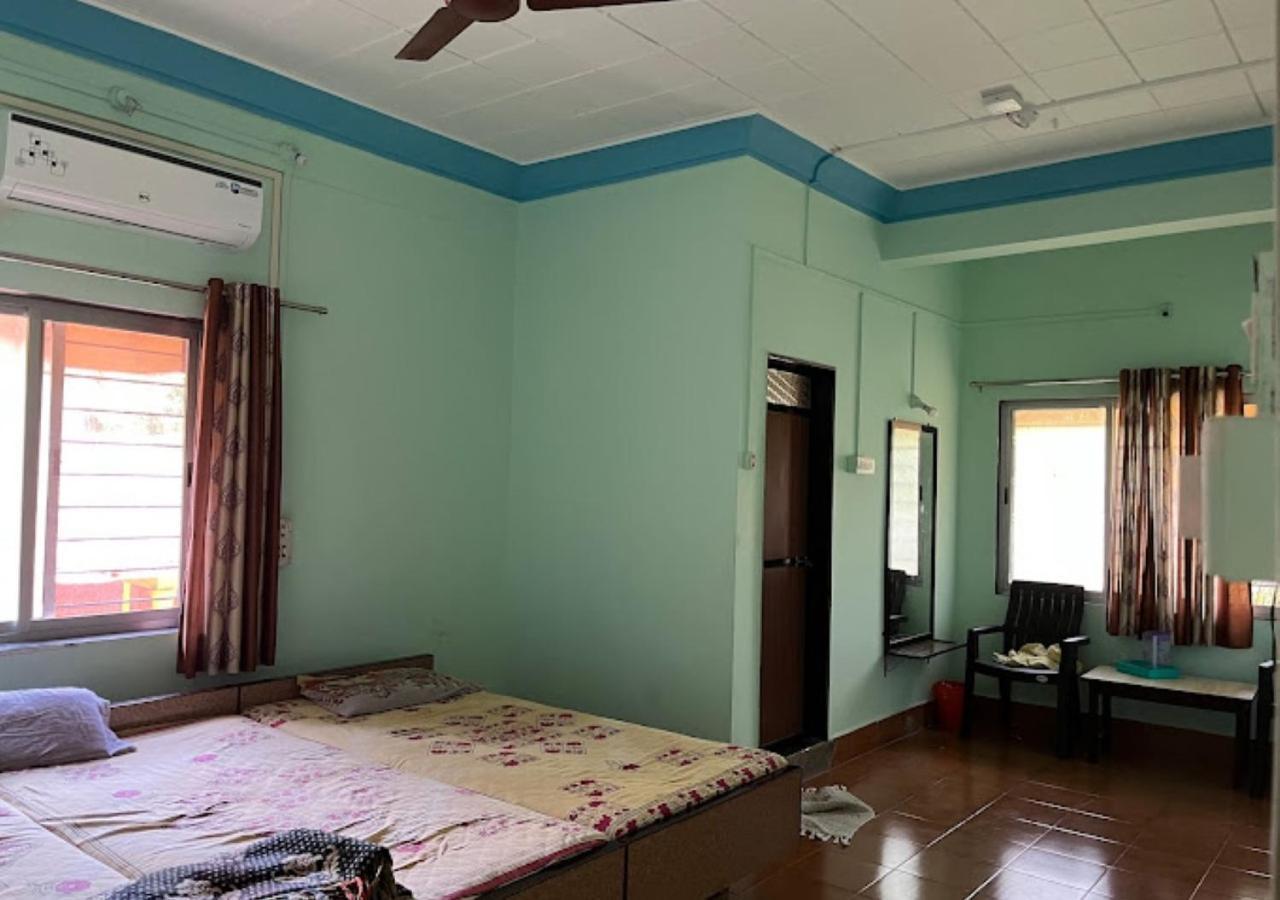 Bapat Niwas Home Stay Ganpatipule Ngoại thất bức ảnh